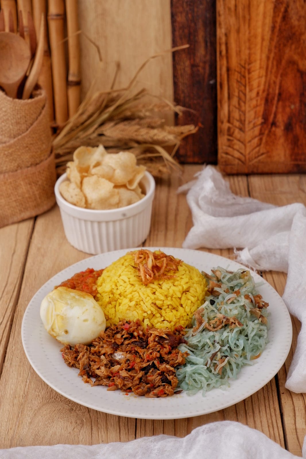 Nasi Kuning Paket Lengkap Cakalang: Best Seller Orasawa Taste yang Mengobati Rindu Kampung Halaman